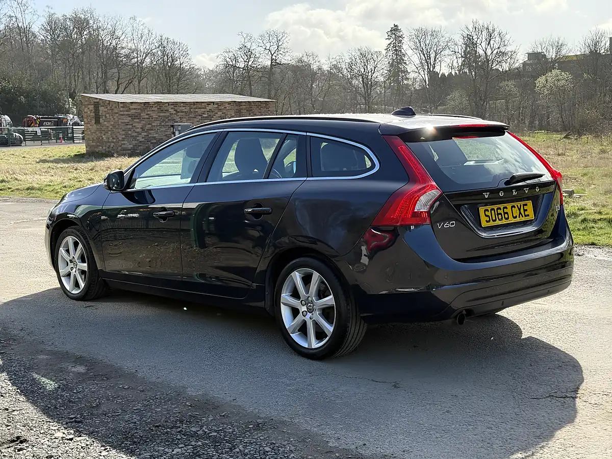 Used 2017 Volvo V60 Se Nav Blue - Interior and Exterior details 8