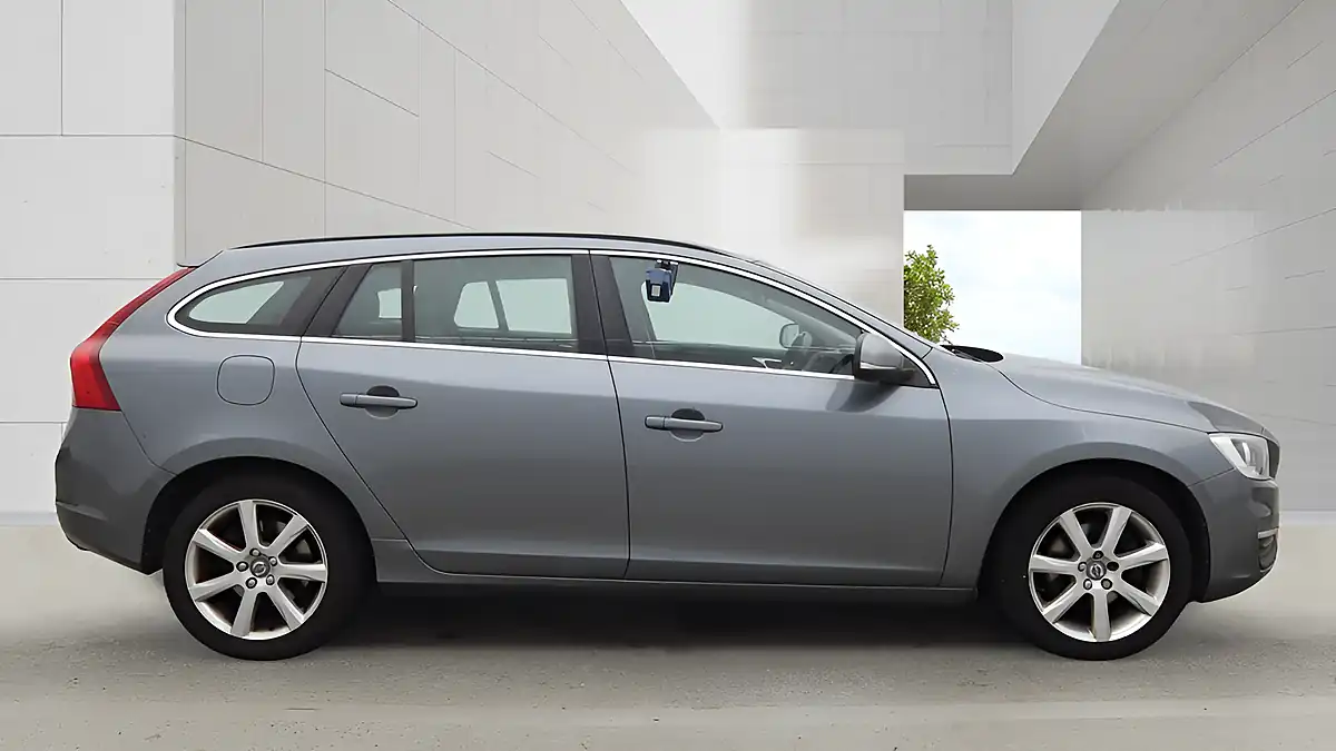 Used 2017 Volvo V60 Se Nav Grey - Interior and Exterior details 4