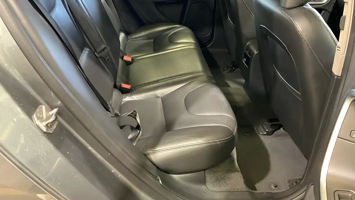 Used 2017 Volvo V60 Se Nav Grey - Interior and Exterior details 6