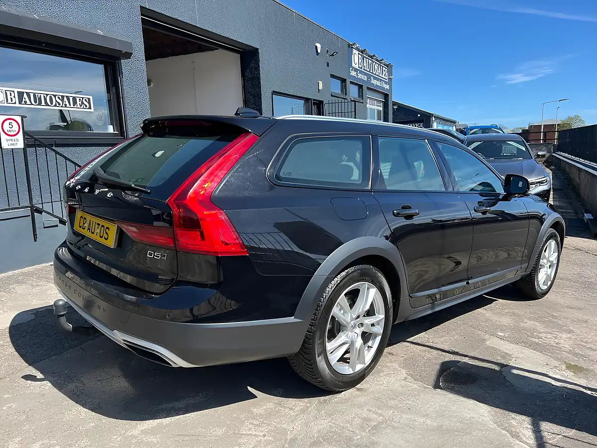 Used 2017 Volvo V90 Cross Country Black - Interior and Exterior details 4