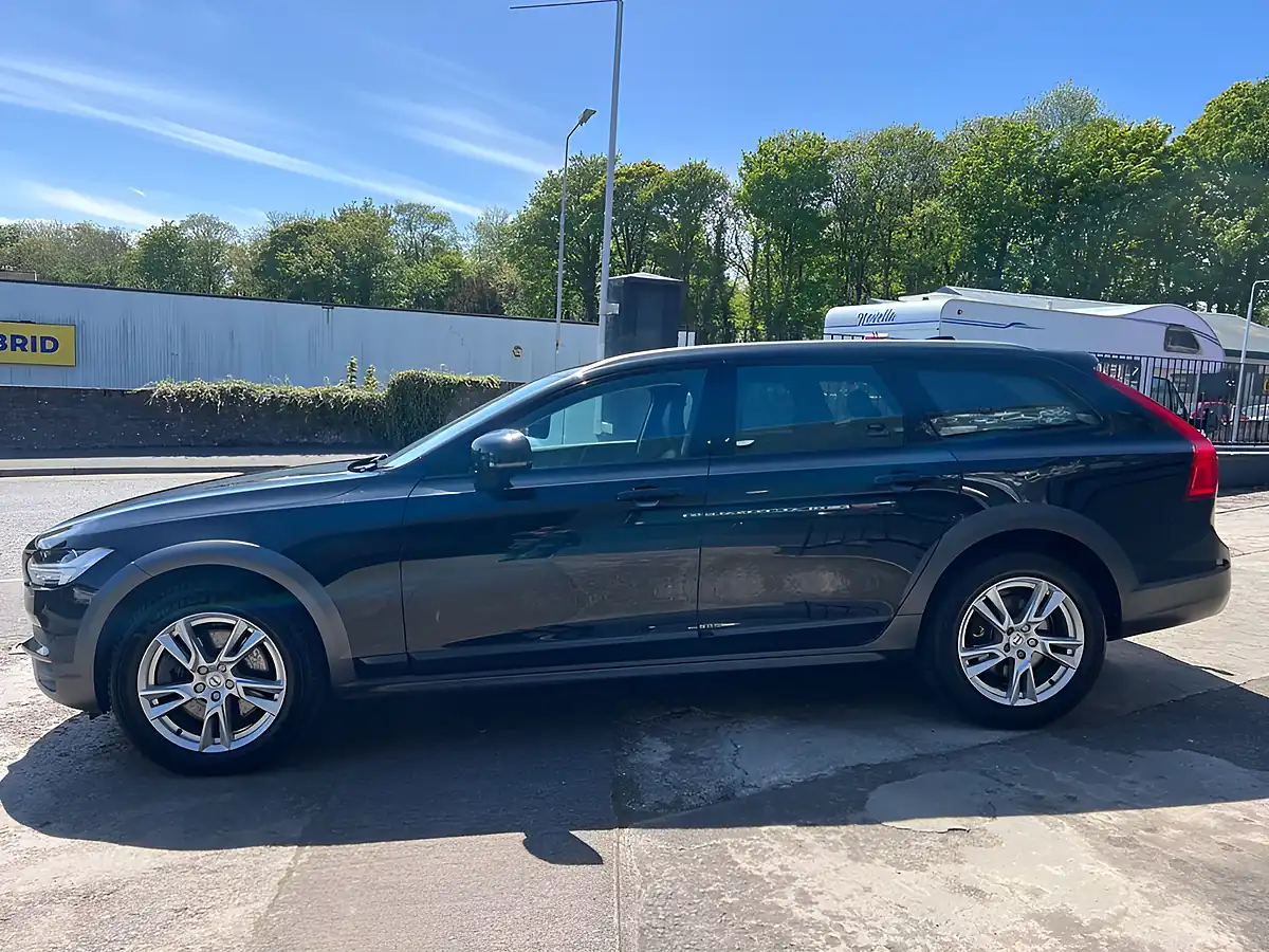 Used 2017 Volvo V90 Cross Country Black - Interior and Exterior details 7