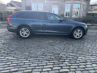 Used 2017 Volvo V90 Cross Country Powerpulse Pro Denim Blue - Interior and Exterior details 12