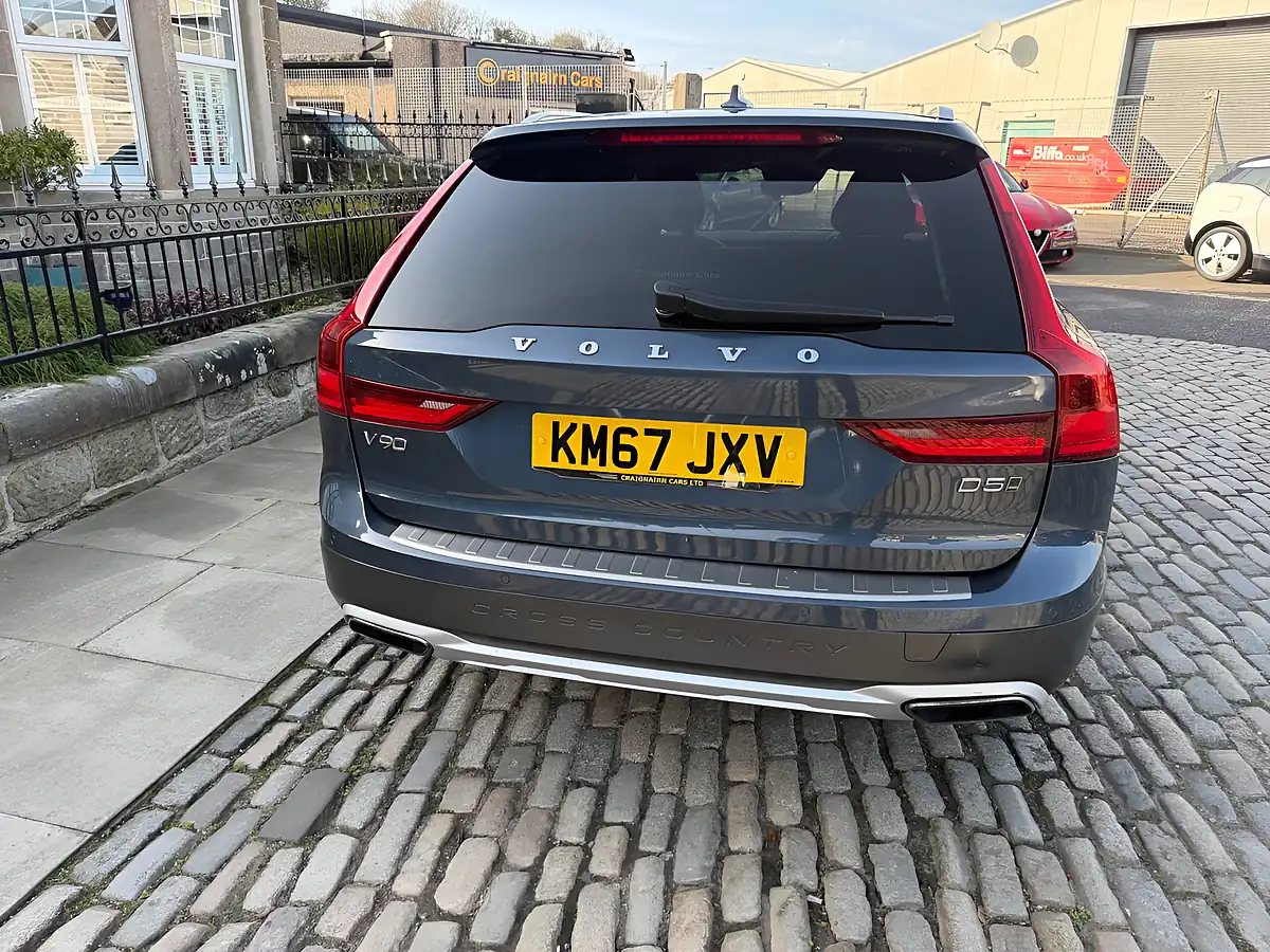 Used 2017 Volvo V90 Cross Country Powerpulse Pro Denim Blue - Interior and Exterior details 16