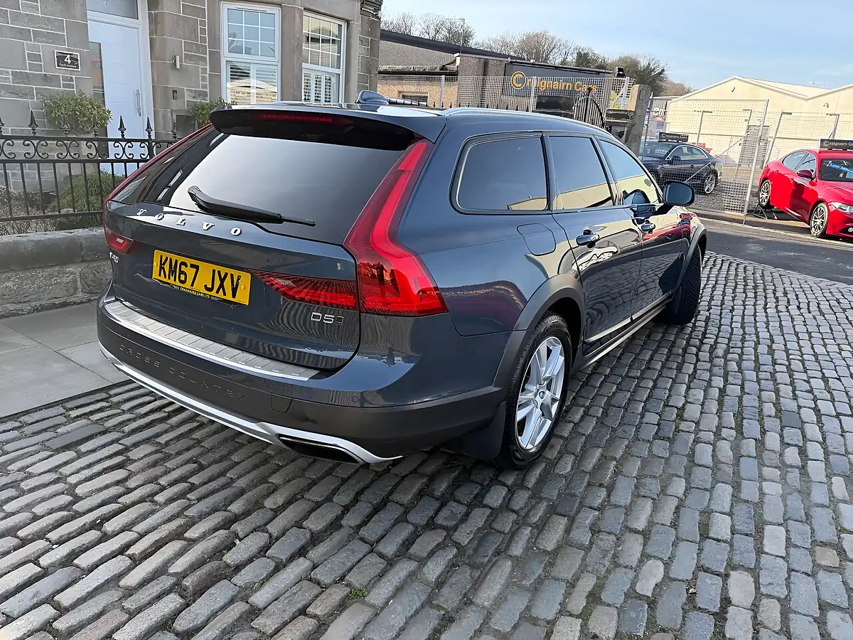 Used 2017 Volvo V90 Cross Country Powerpulse Pro Denim Blue - Interior and Exterior details 17