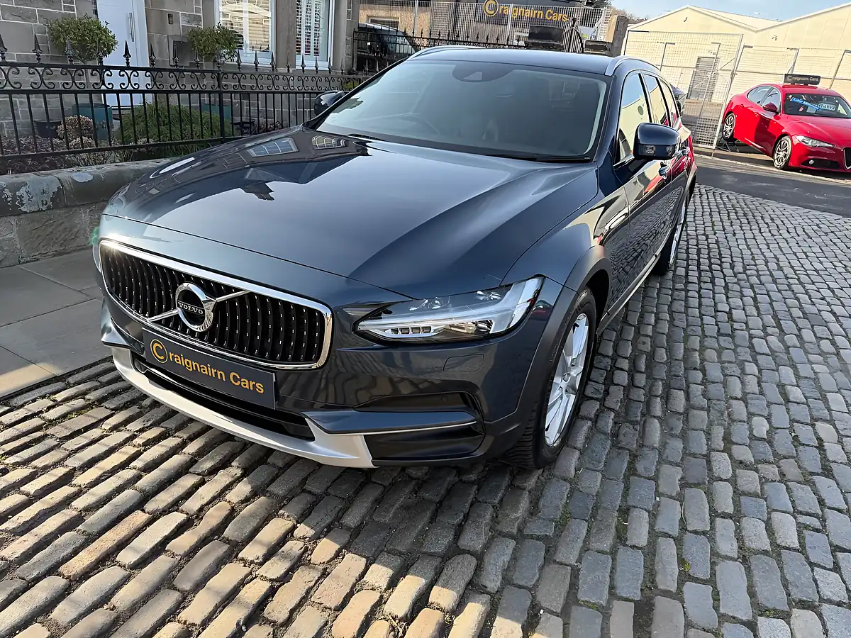 Used 2017 Volvo V90 Cross Country Powerpulse Pro Denim Blue - Interior and Exterior details 6