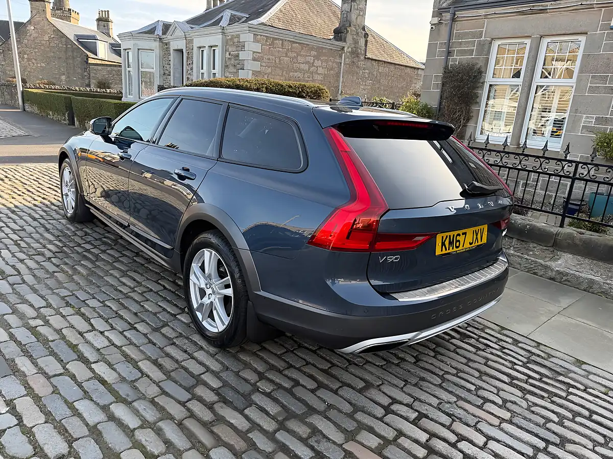 Used 2017 Volvo V90 Cross Country Powerpulse Pro Denim Blue - Interior and Exterior details 7