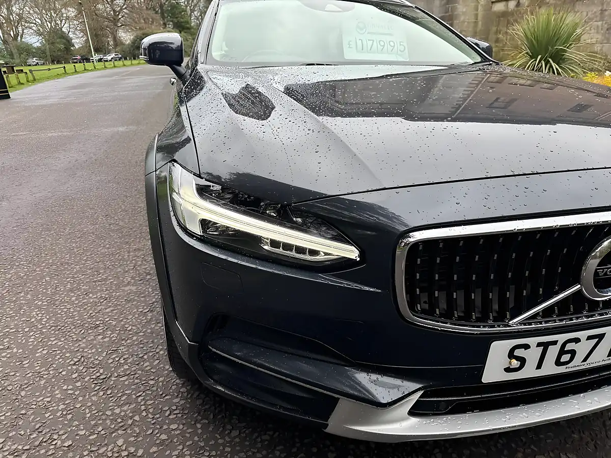 Used 2017 Volvo V90 Cross Country Pro Grey - Interior and Exterior details 18