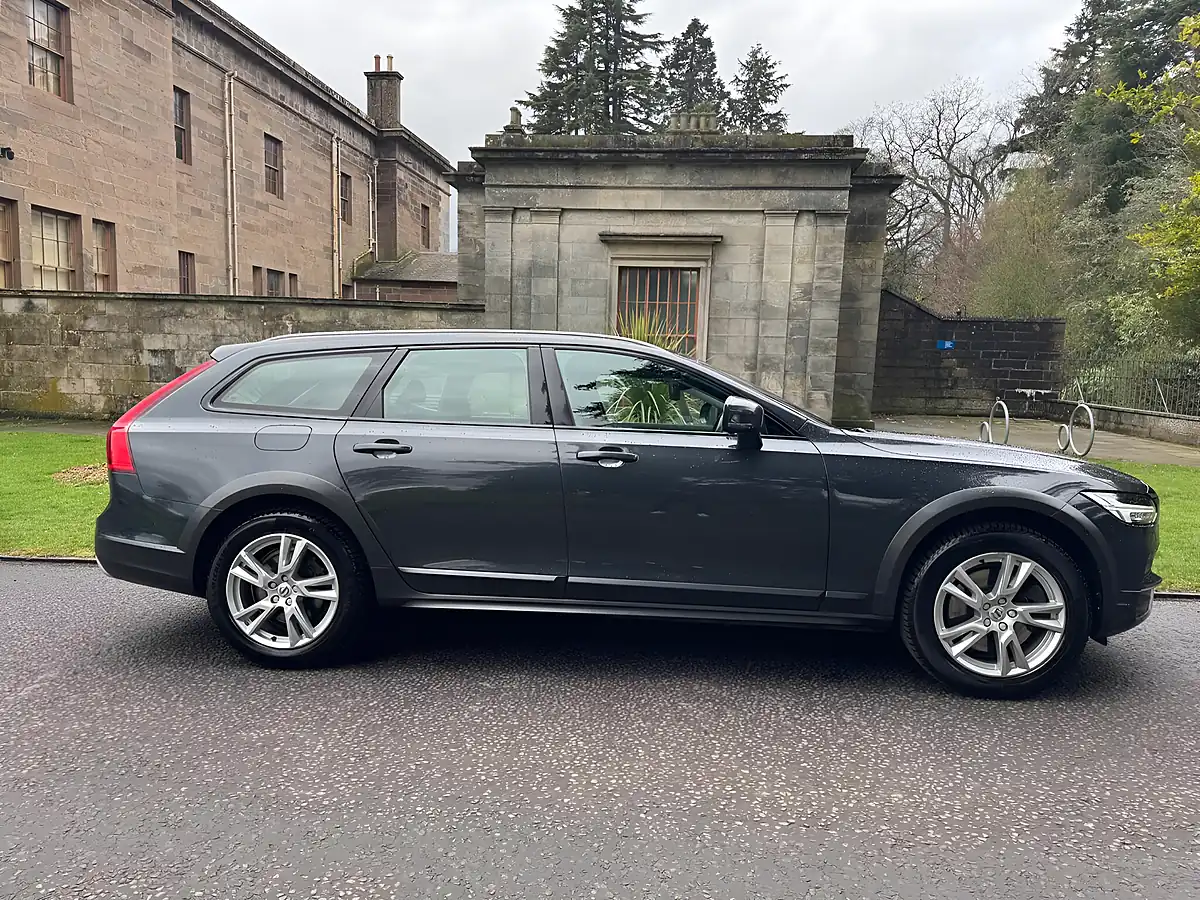 Used 2017 Volvo V90 Cross Country Pro Grey - Interior and Exterior details 6