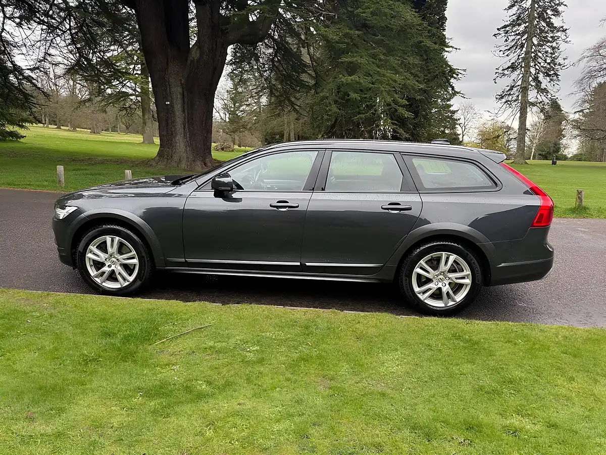 Used 2017 Volvo V90 Cross Country Pro Grey - Interior and Exterior details 7