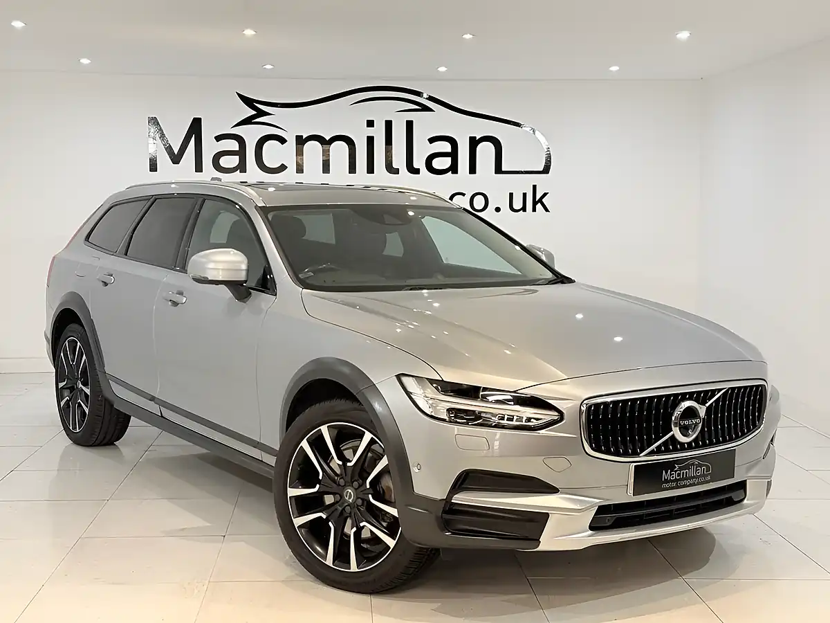 Used 2017 Volvo V90 Cross Country Pro Silver - Front View