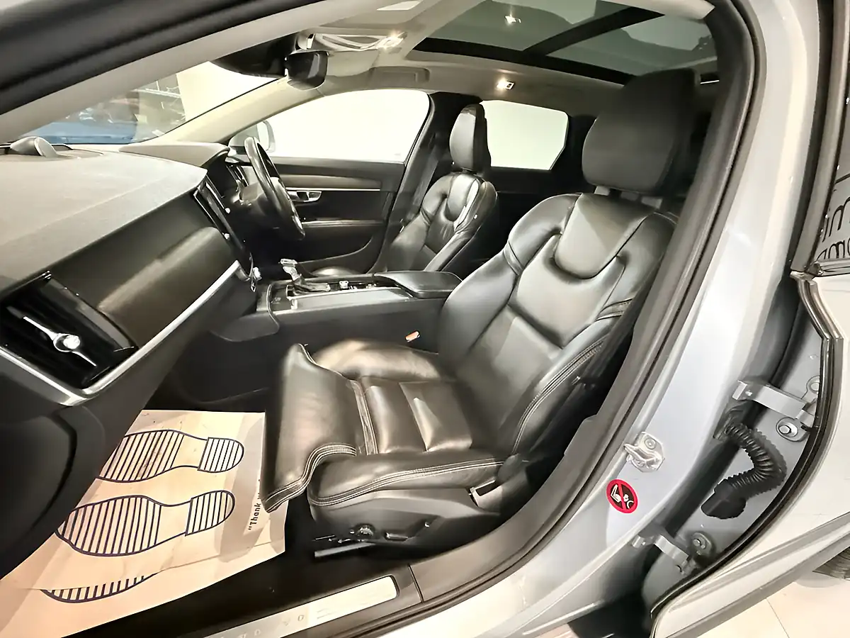 Used 2017 Volvo V90 Cross Country Pro Silver - Interior and Exterior details 13