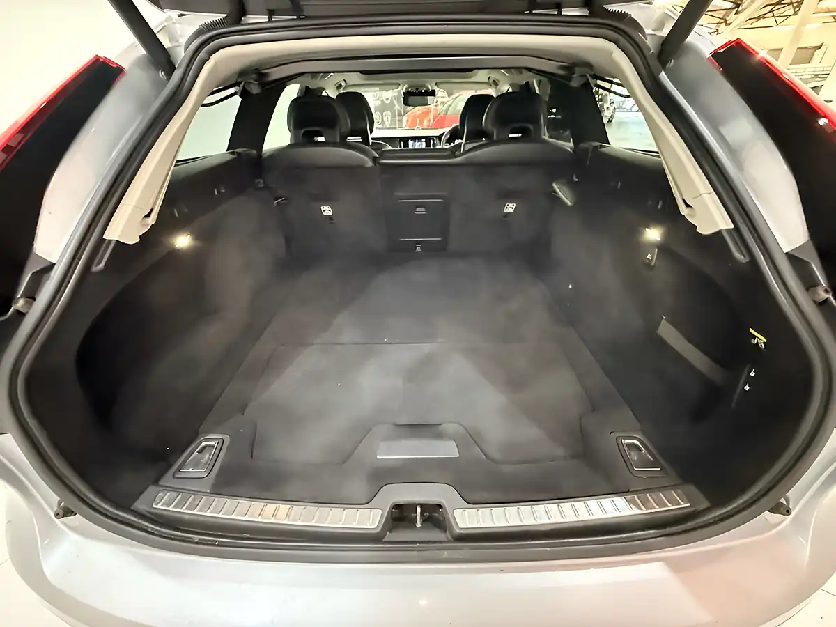 Used 2017 Volvo V90 Cross Country Pro Silver - Interior and Exterior details 14