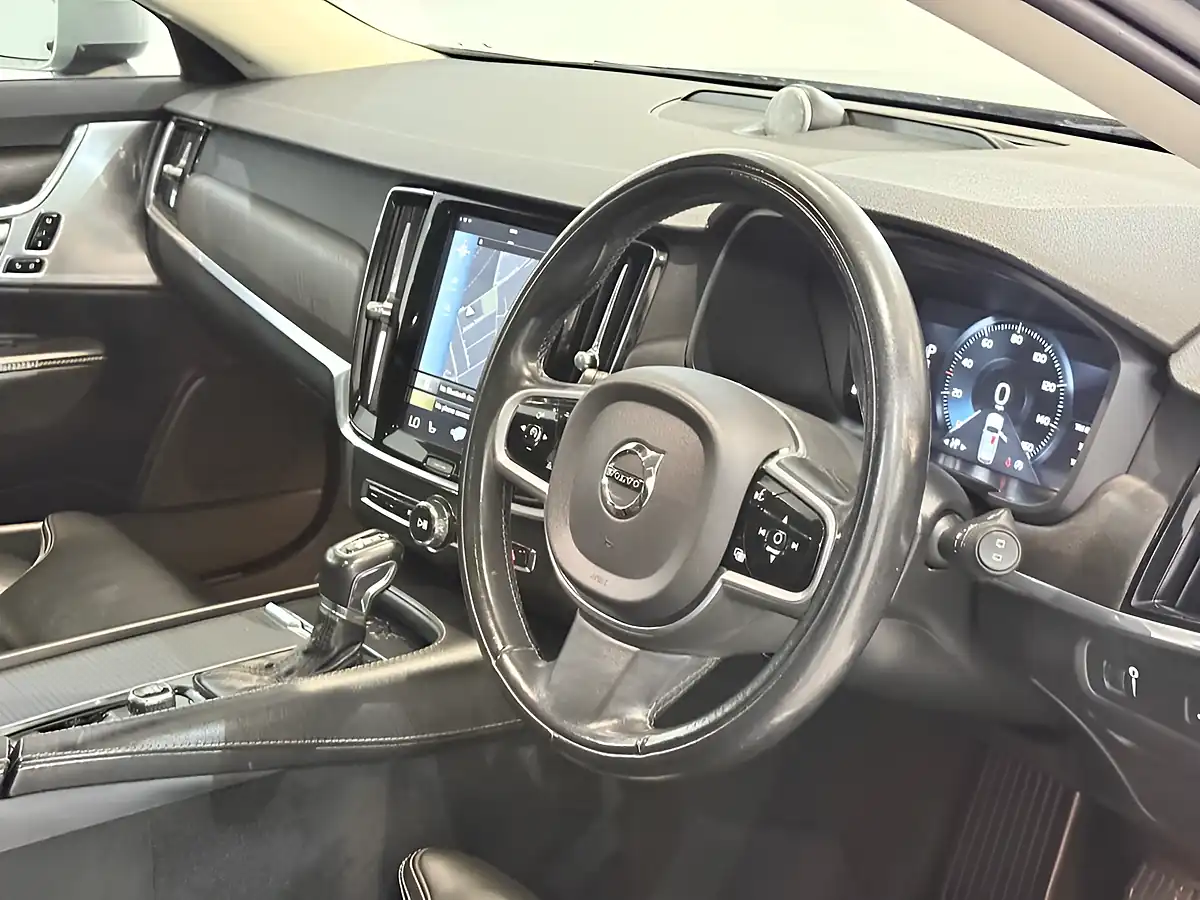 Used 2017 Volvo V90 Cross Country Pro Silver - Interior and Exterior details 15