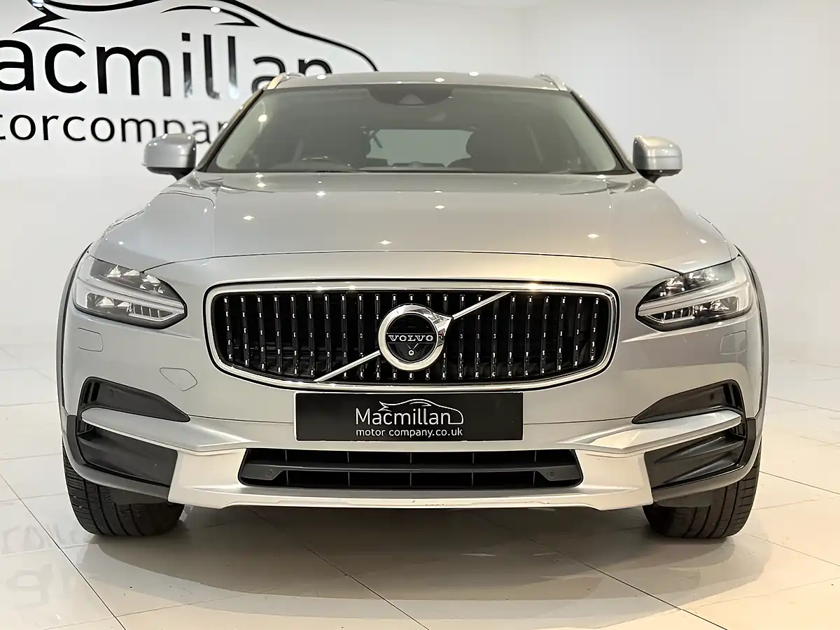 Used 2017 Volvo V90 Cross Country Pro Silver - Interior and Exterior details 9