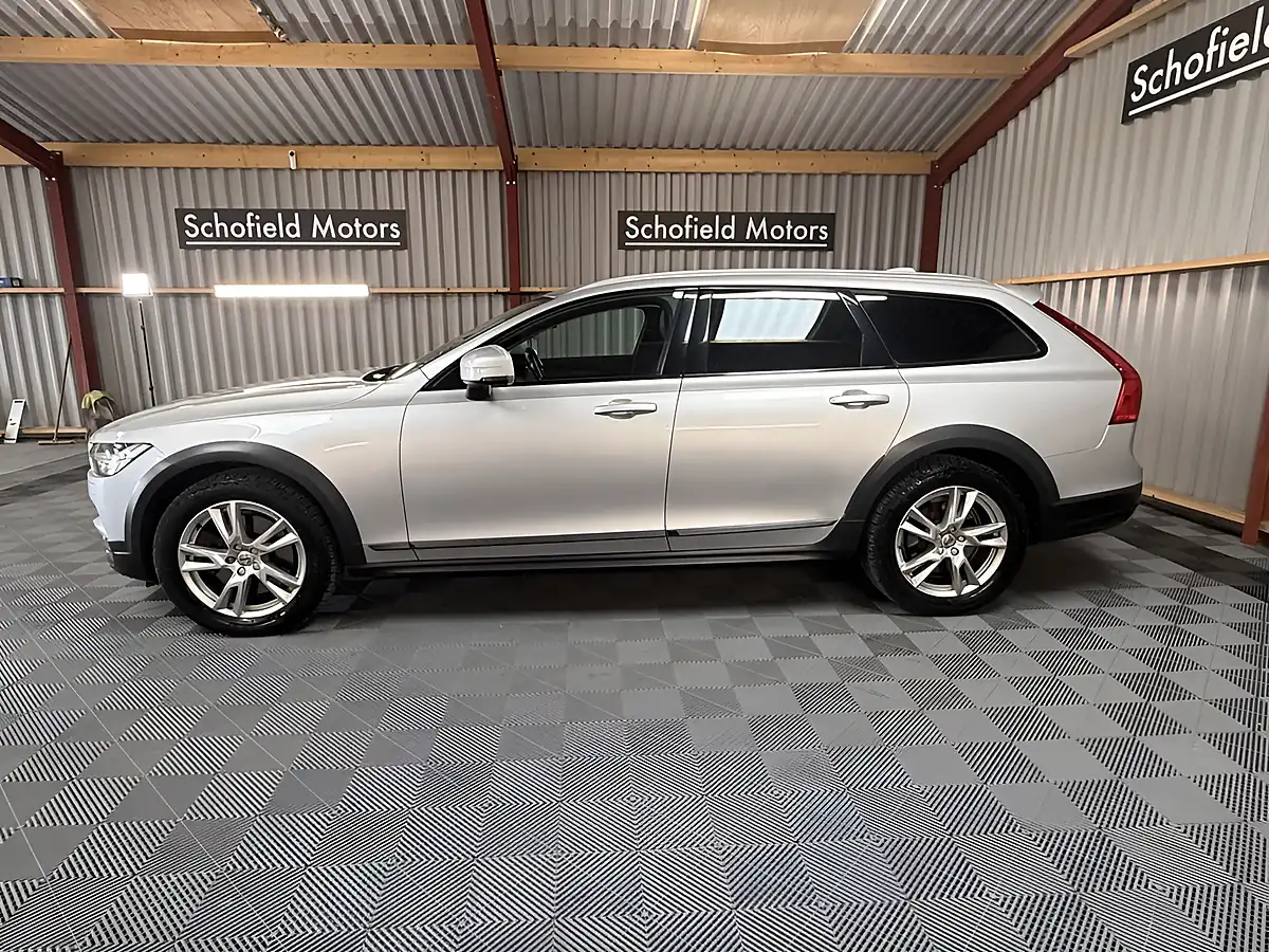 Used 2017 Volvo V90 Cross Country Pro Silver - Interior and Exterior details 10