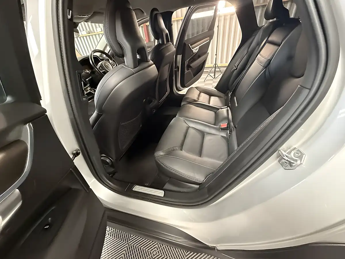 Used 2017 Volvo V90 Cross Country Pro Silver - Interior and Exterior details 12