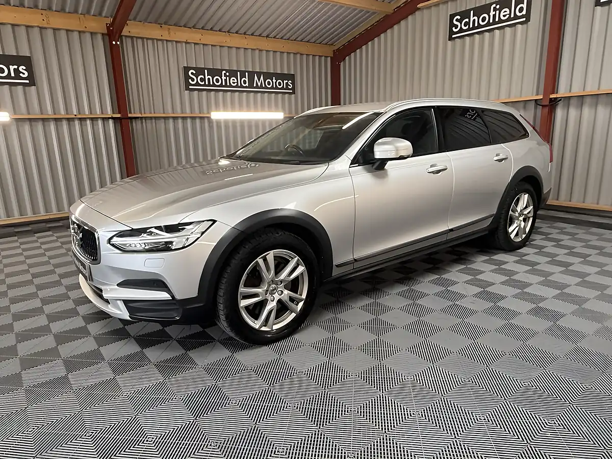 Used 2017 Volvo V90 Cross Country Pro Silver - Interior and Exterior details 14