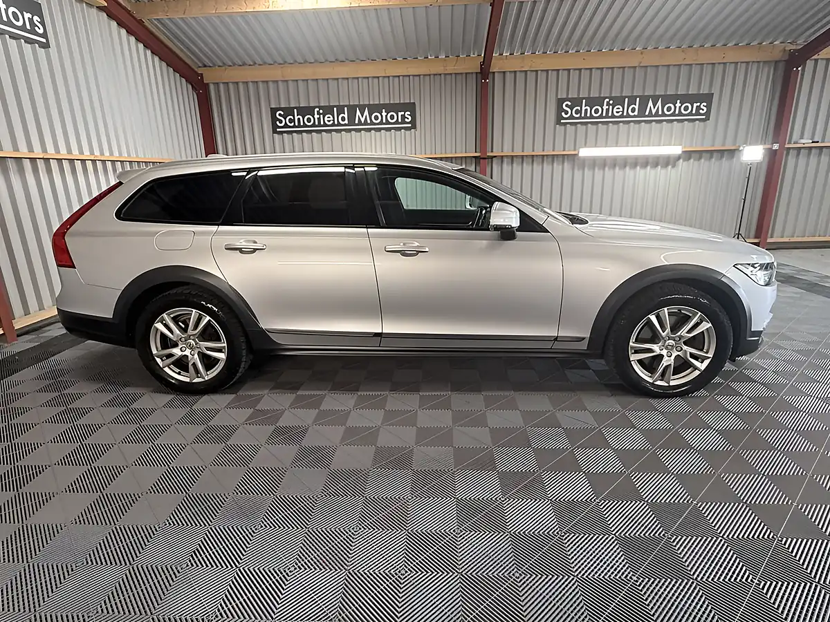 Used 2017 Volvo V90 Cross Country Pro Silver - Interior and Exterior details 16