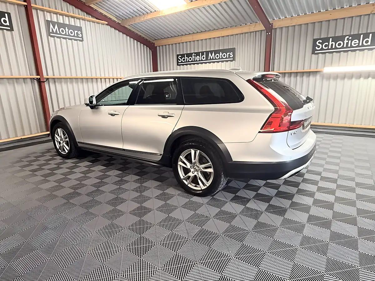 Used 2017 Volvo V90 Cross Country Pro Silver - Interior and Exterior details 19