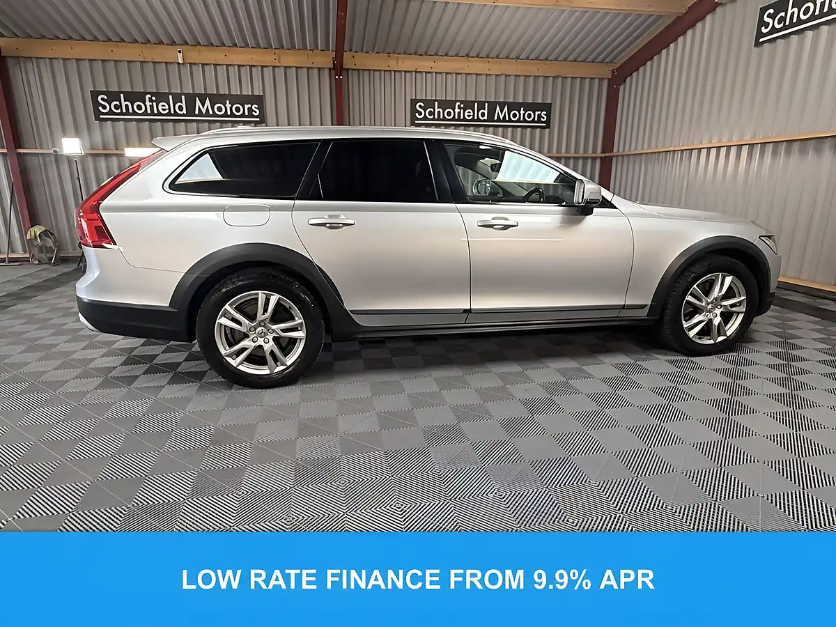 Used 2017 Volvo V90 Cross Country Pro Silver - Interior and Exterior details 4