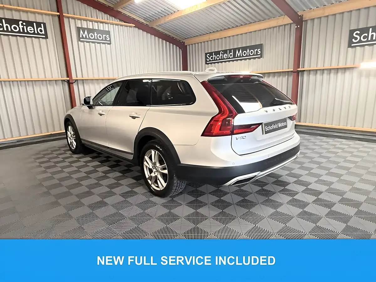 Used 2017 Volvo V90 Cross Country Pro Silver - Interior and Exterior details 6