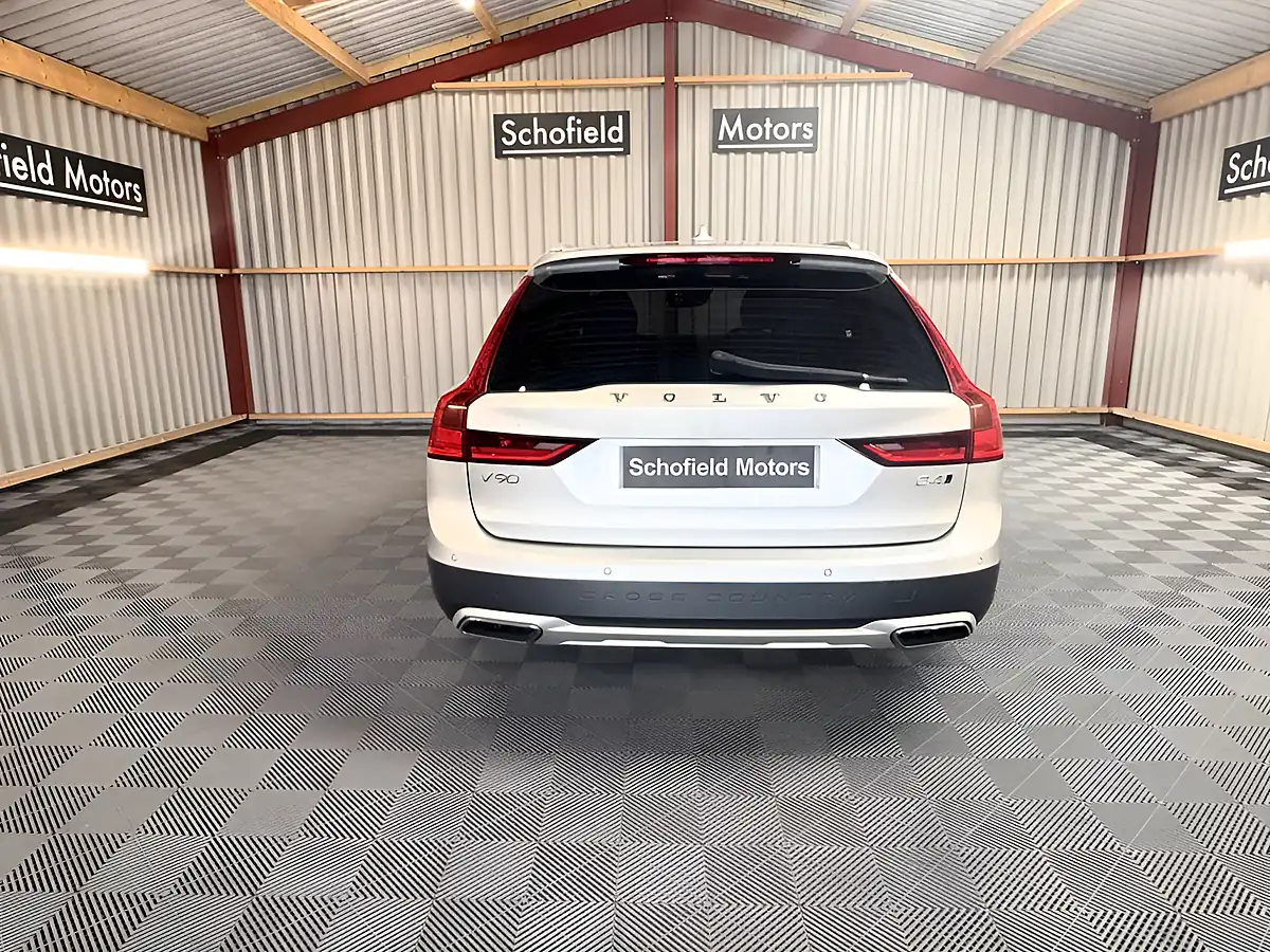 Used 2017 Volvo V90 Cross Country Pro Silver - Interior and Exterior details 8