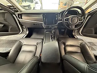 Used 2017 Volvo V90 Cross Country Pro Silver - Interior and Exterior details 9