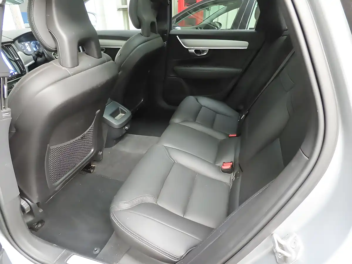 Used 2017 Volvo V90 Cross Country Silver - Interior and Exterior details 7