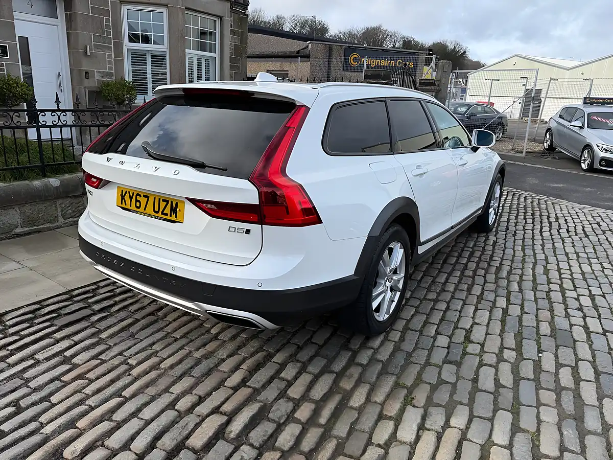 Used 2017 Volvo V90 Cross Country White - Interior and Exterior details 12