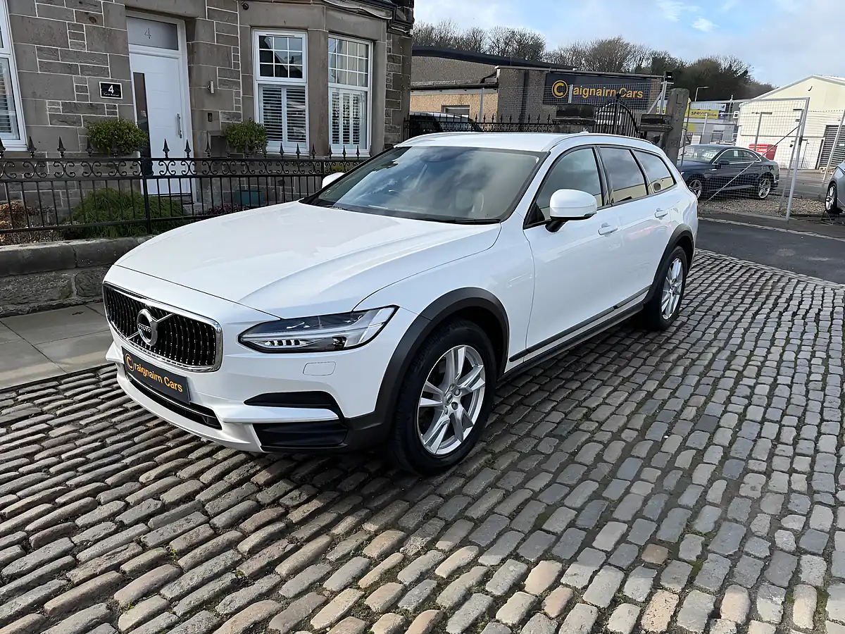 Used 2017 Volvo V90 Cross Country White - Interior and Exterior details 3