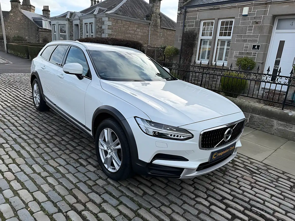 Used 2017 Volvo V90 Cross Country White - Interior and Exterior details 4