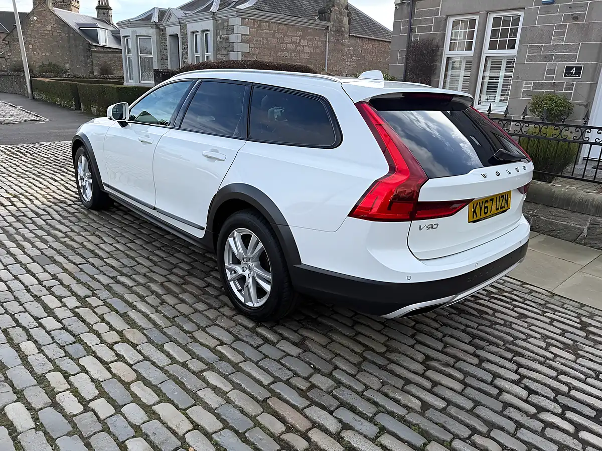 Used 2017 Volvo V90 Cross Country White - Interior and Exterior details 6