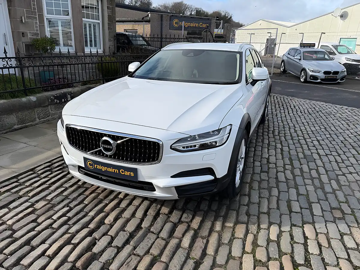 Used 2017 Volvo V90 Cross Country White - Interior and Exterior details 7