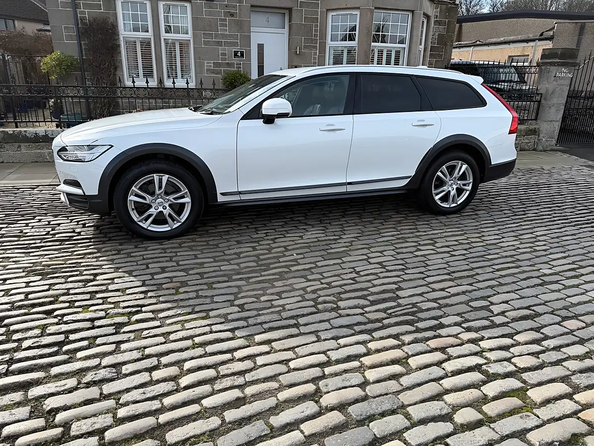 Used 2017 Volvo V90 Cross Country White - Interior and Exterior details 8