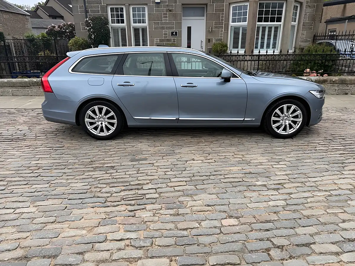 Used 2017 Volvo V90 Inscription Blue - Interior and Exterior details 5