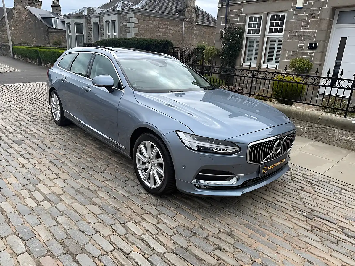 Used 2017 Volvo V90 Inscription Blue - Interior and Exterior details 8