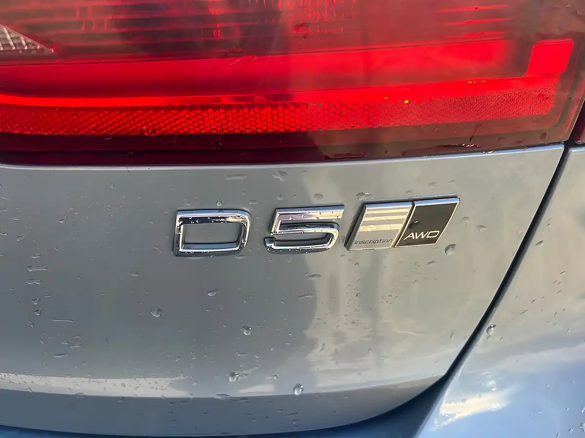 Used 2017 Volvo V90 Inscription Blue - Interior and Exterior details 12