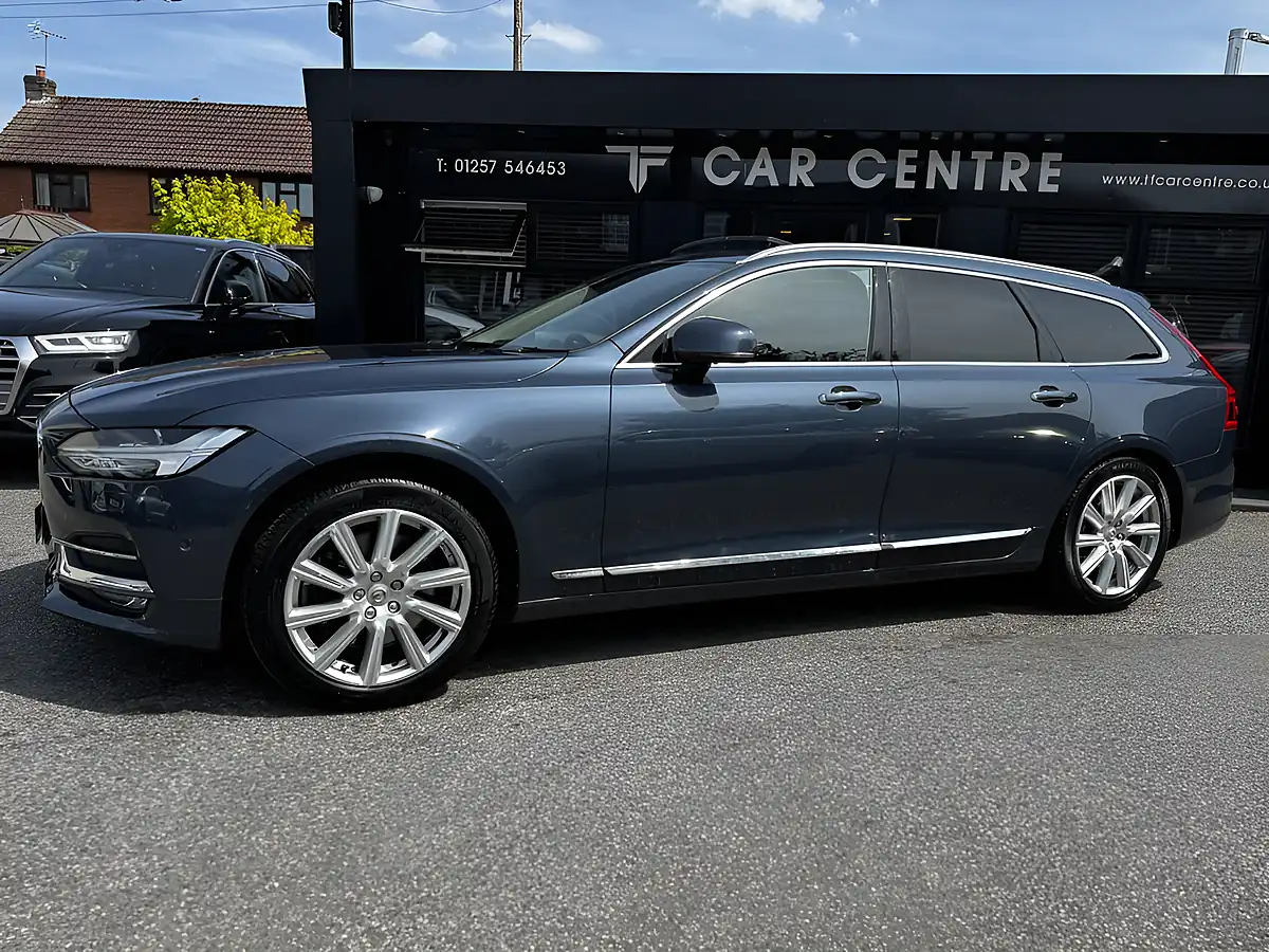 Used 2017 Volvo V90 Inscription Pro Blue - Interior and Exterior details 3