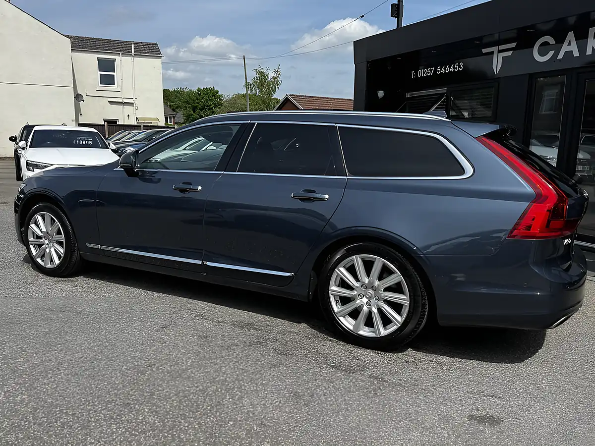 Used 2017 Volvo V90 Inscription Pro Blue - Interior and Exterior details 4
