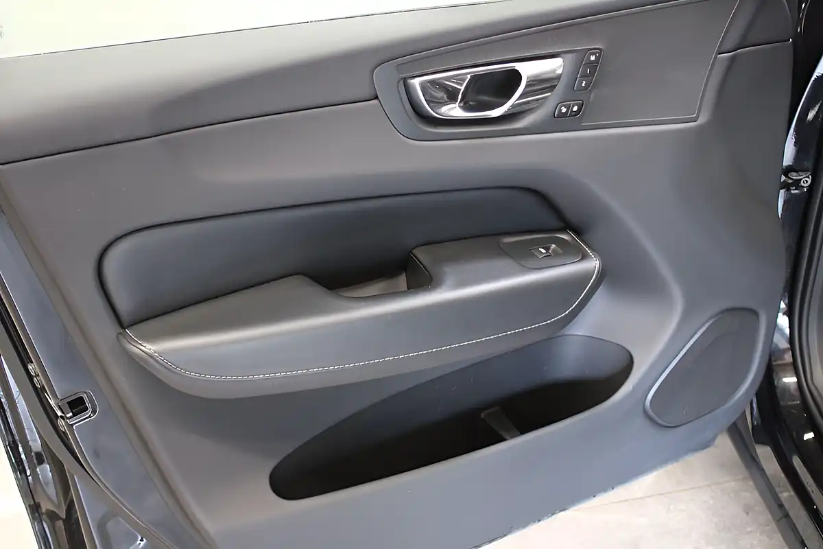 Used 2017 Volvo XC60 Inscription Pro Black - Interior and Exterior details 15