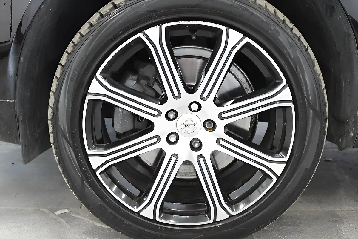 Used 2017 Volvo XC60 Inscription Pro Black - Interior and Exterior details 17