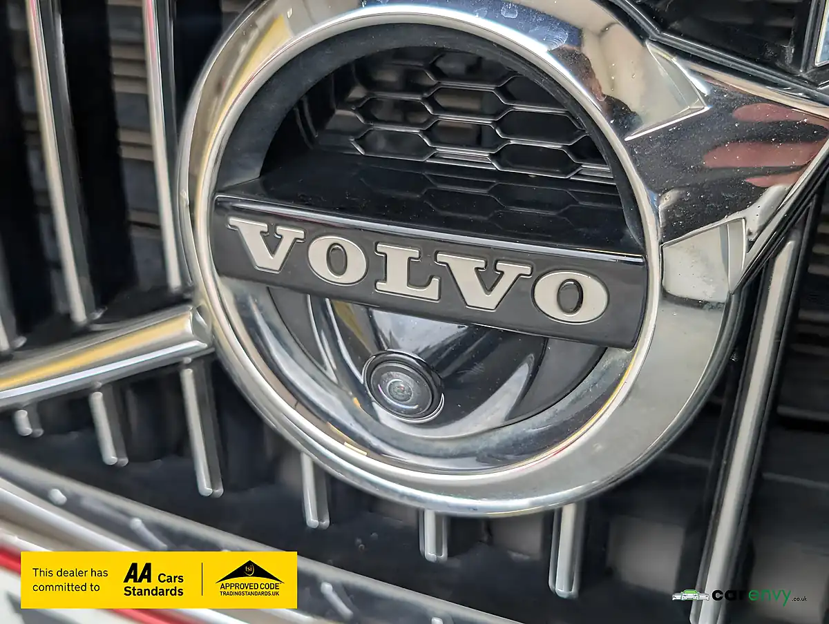 Used 2017 Volvo XC60 Inscription Pro Fusion Red - Interior and Exterior details 4