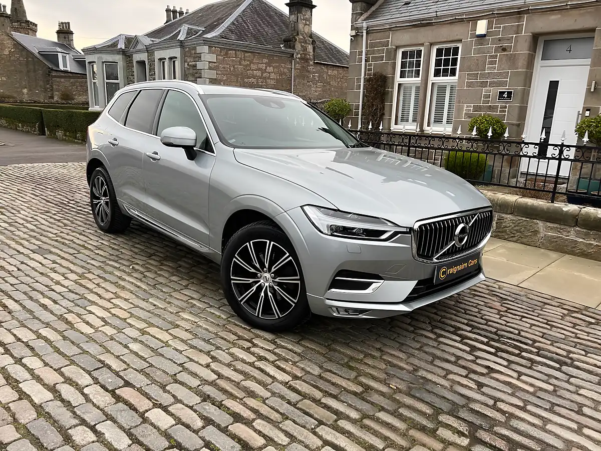 Used 2017 Volvo XC60 Inscription Silver - Front View