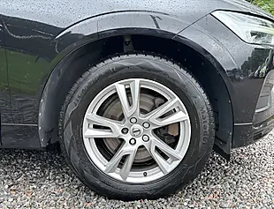 Used 2017 Volvo XC60 Momentum Onyx Black - Interior and Exterior details 10
