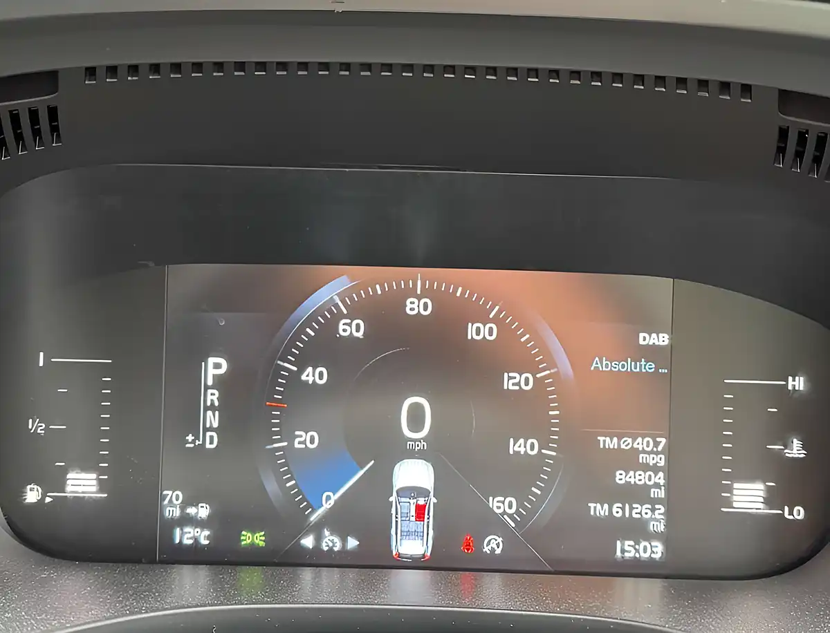 Used 2017 Volvo XC60 Momentum Onyx Black - Interior and Exterior details 11
