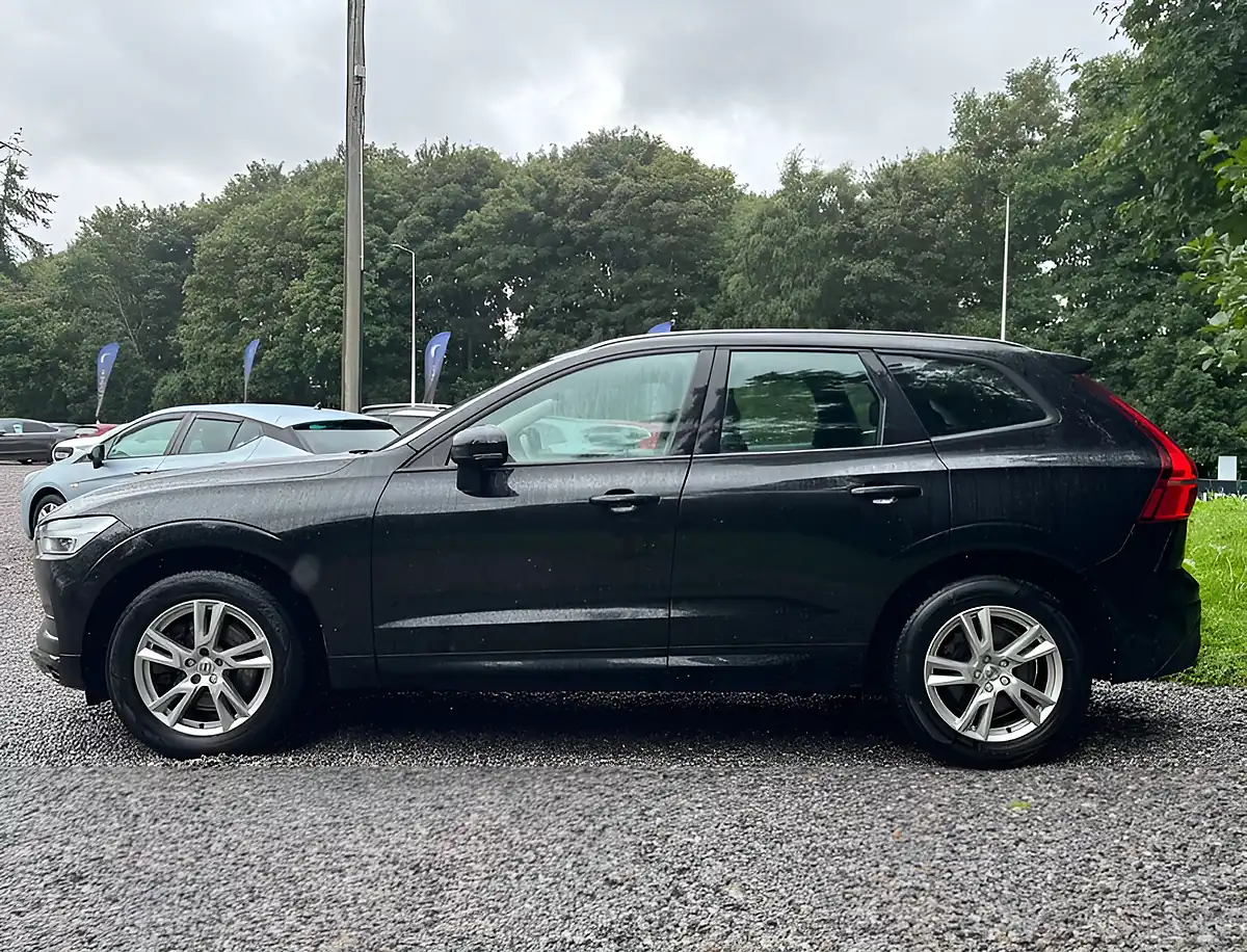 Used 2017 Volvo XC60 Momentum Onyx Black - Interior and Exterior details 6