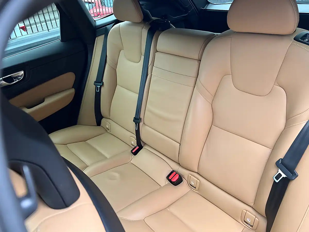 Used 2017 Volvo XC60 Momentum Pro Pine Grey - Interior and Exterior details 15