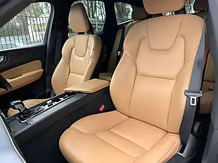 Used 2017 Volvo XC60 Momentum Pro Pine Grey - Interior and Exterior details 18