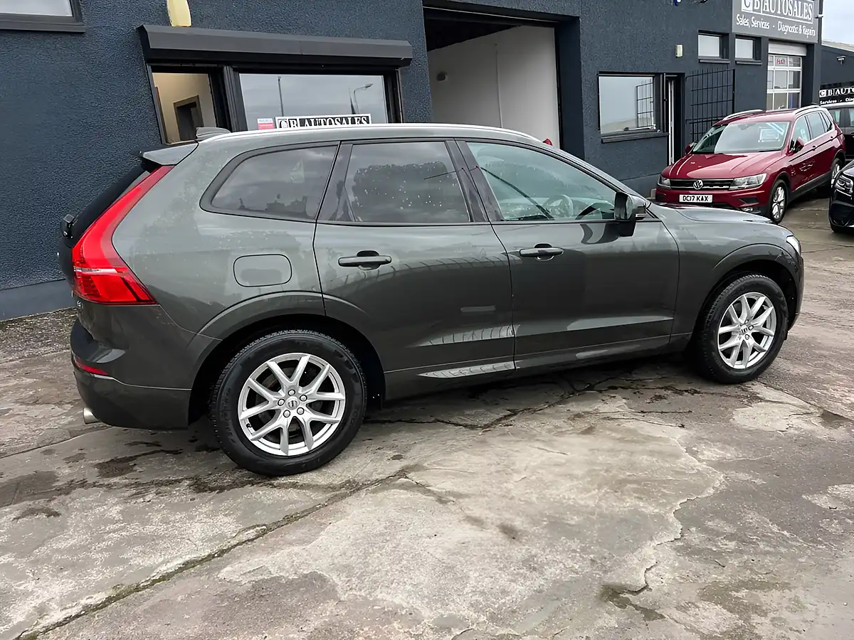 Used 2017 Volvo XC60 Momentum Pro Pine Grey - Interior and Exterior details 3