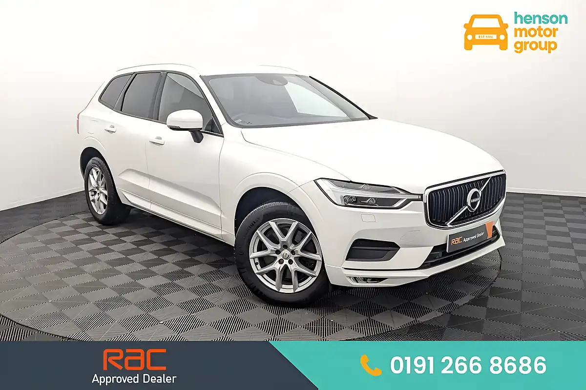 Used 2017 Volvo XC60 Momentum Pro White - Front View